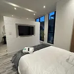 Icon Apartments